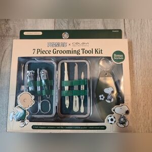 Peanuts x Celavi 7-Piece Grooming Tool Kit Snoopy Travel Manicure Set NIB
